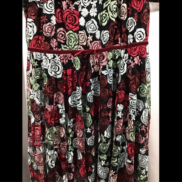 NWT $1,190 ZAC Zac‎ Posen Rosette Embroidered Off-the-Shoulder Gown [SZ 4 ] - Picture 5 of 8